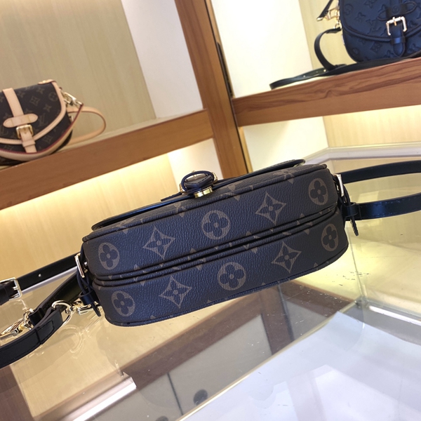 ルイヴィトンバッグ素材ディテール
